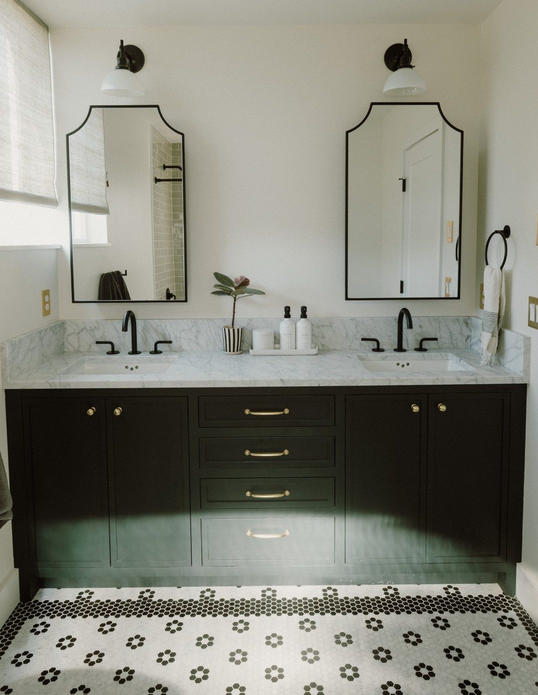 Lindsay Thomas - Custom Bathroom Cabinets
